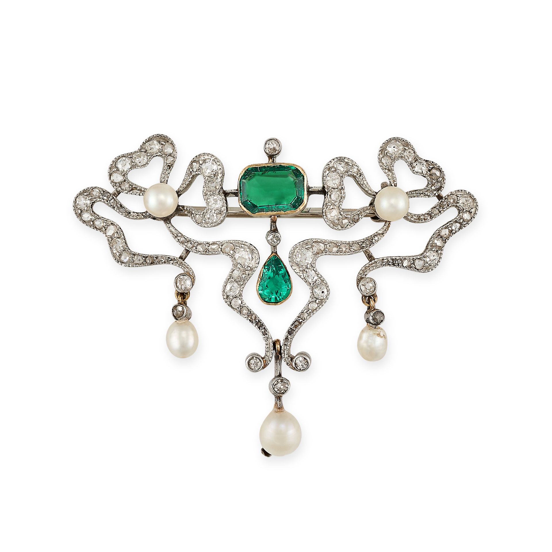 AN ANTIQUE EMERALD, DIAMOND AND PEARL BROOCH in white and yellow gold, set with an octagonal step...