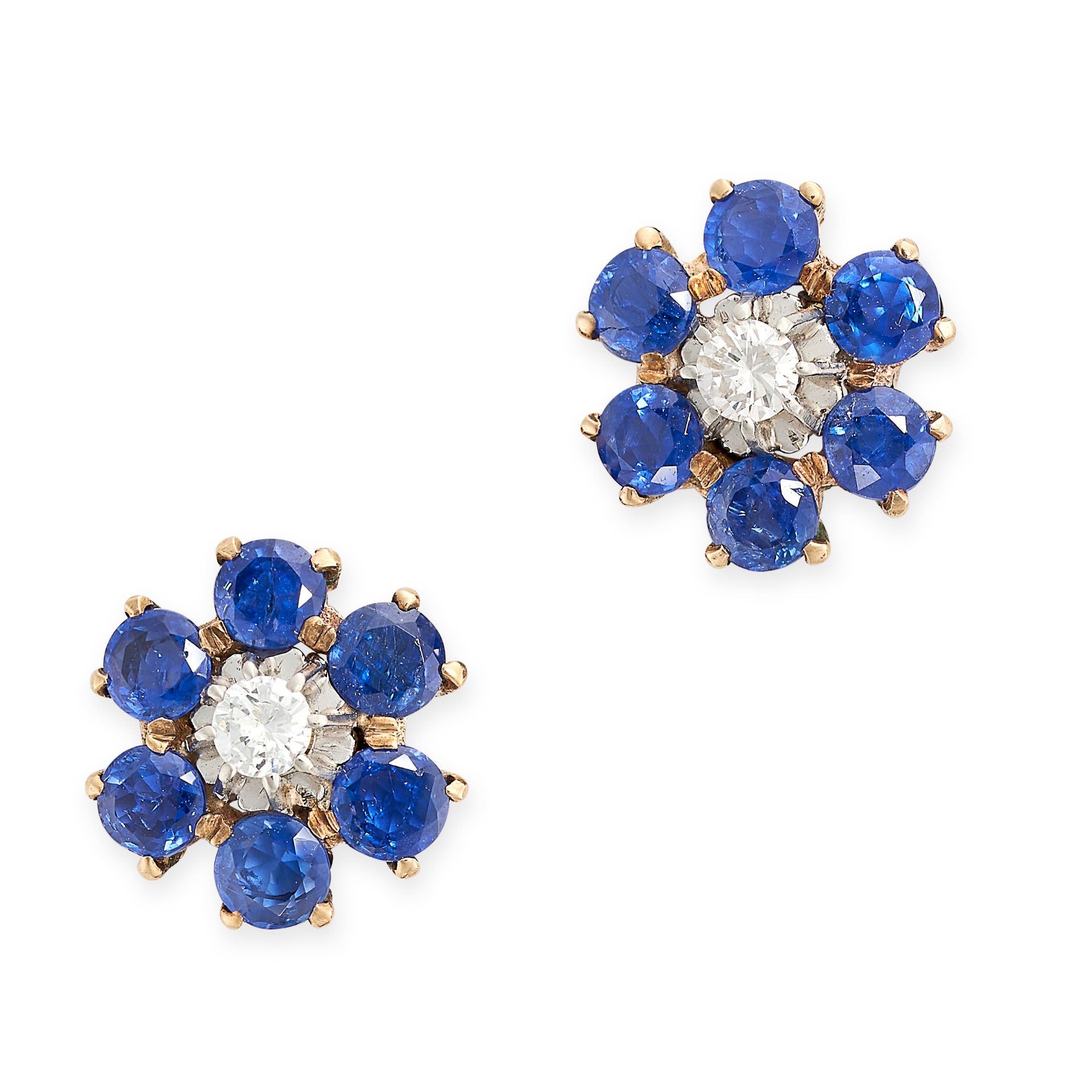 A PAIR OF SAPPHIRE AND DIAMOND CLUSTER STUD EARRINGS in 18ct yellow gold, each set with a round c...