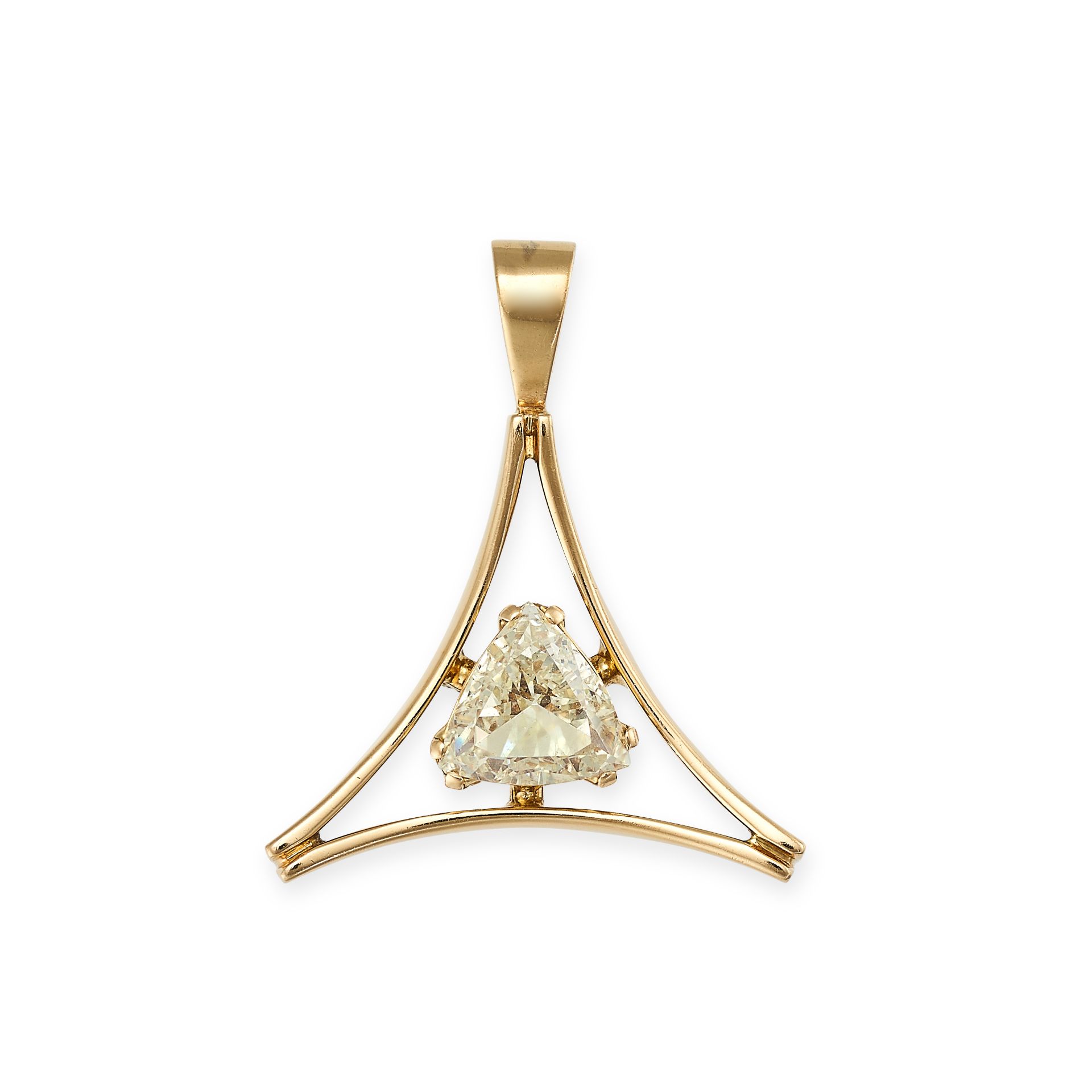 NO RESERVE - A DIAMOND PENDANT in yellow gold, set with a trillion cut diamond of approximately 0...