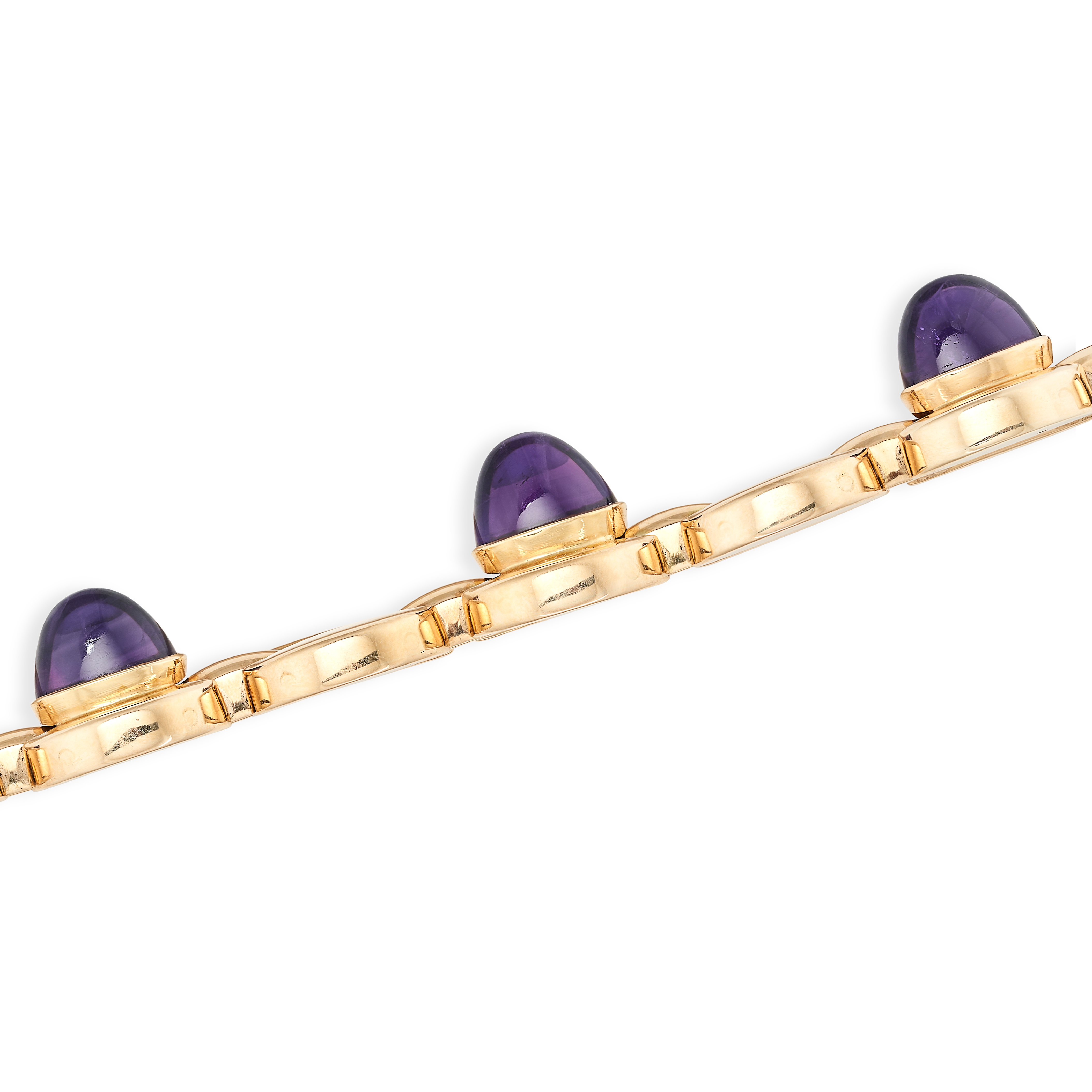 A FINE VINTAGE AMETHYST BRACELET in yellow gold, the oval links set with four sugarloaf cabochon ... - Image 2 of 3