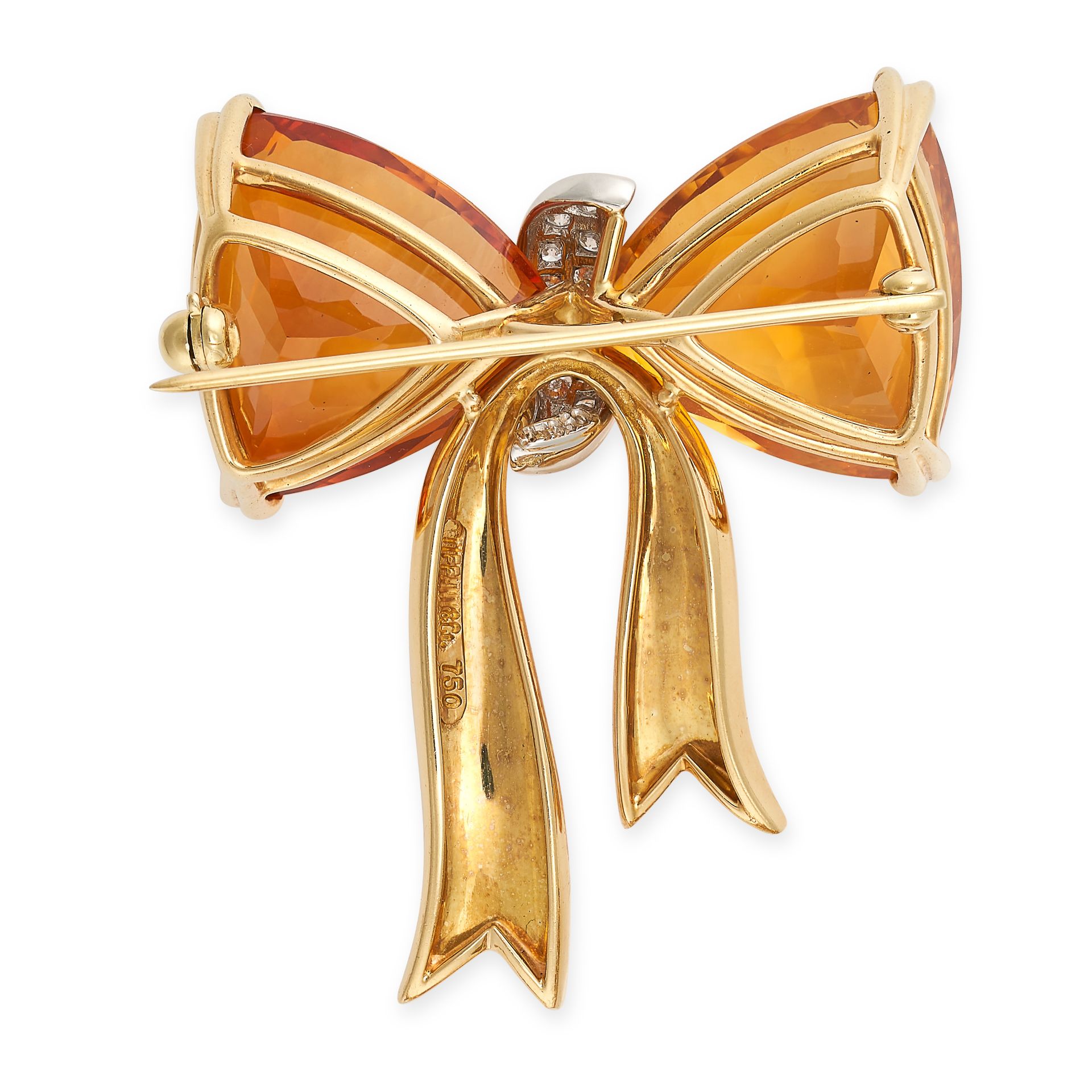 TIFFANY & CO, A CITRINE AND DIAMOND BOW BROOCH, CIRCA 1980 in 18ct yellow gold, designed as a bow... - Bild 2 aus 2