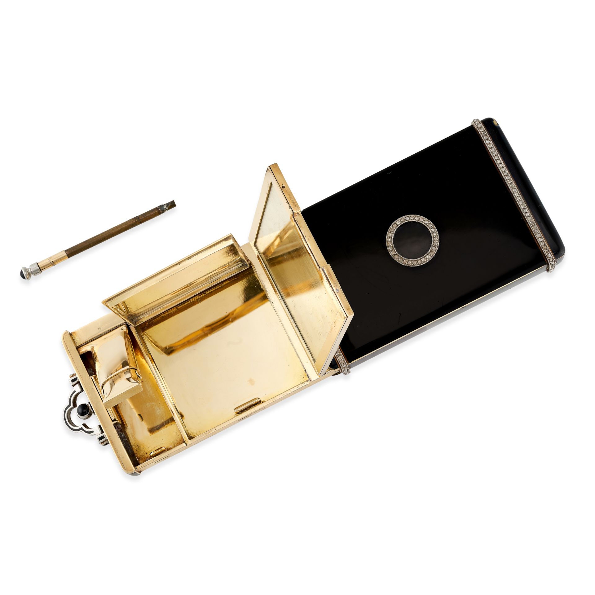 AN ART DECO LACQUER, DIAMOND AND SAPPHIRE MINAUDIERE in yellow gold, the rectangular body in blac... - Bild 3 aus 3