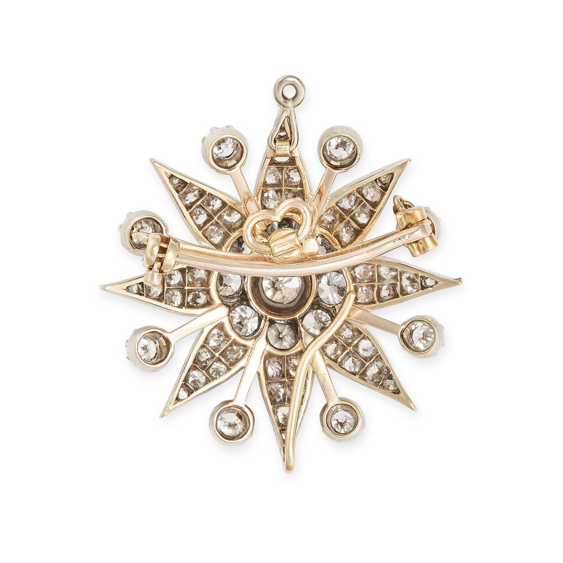 AN ANTIQUE DIAMOND STAR BROOCH / PENDANT in yellow gold and silver, designed as an eight rayed st... - Bild 2 aus 2