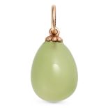 FABERGE, AN ANTIQUE BOWENITE EASTER EGG PENDANT in 56 zolotnik gold, designed as a polished bowen...