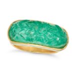 AN INDIAN EMERALD AND ENAMEL RING in yellow gold, set with a Mughal carved emerald of approximate...