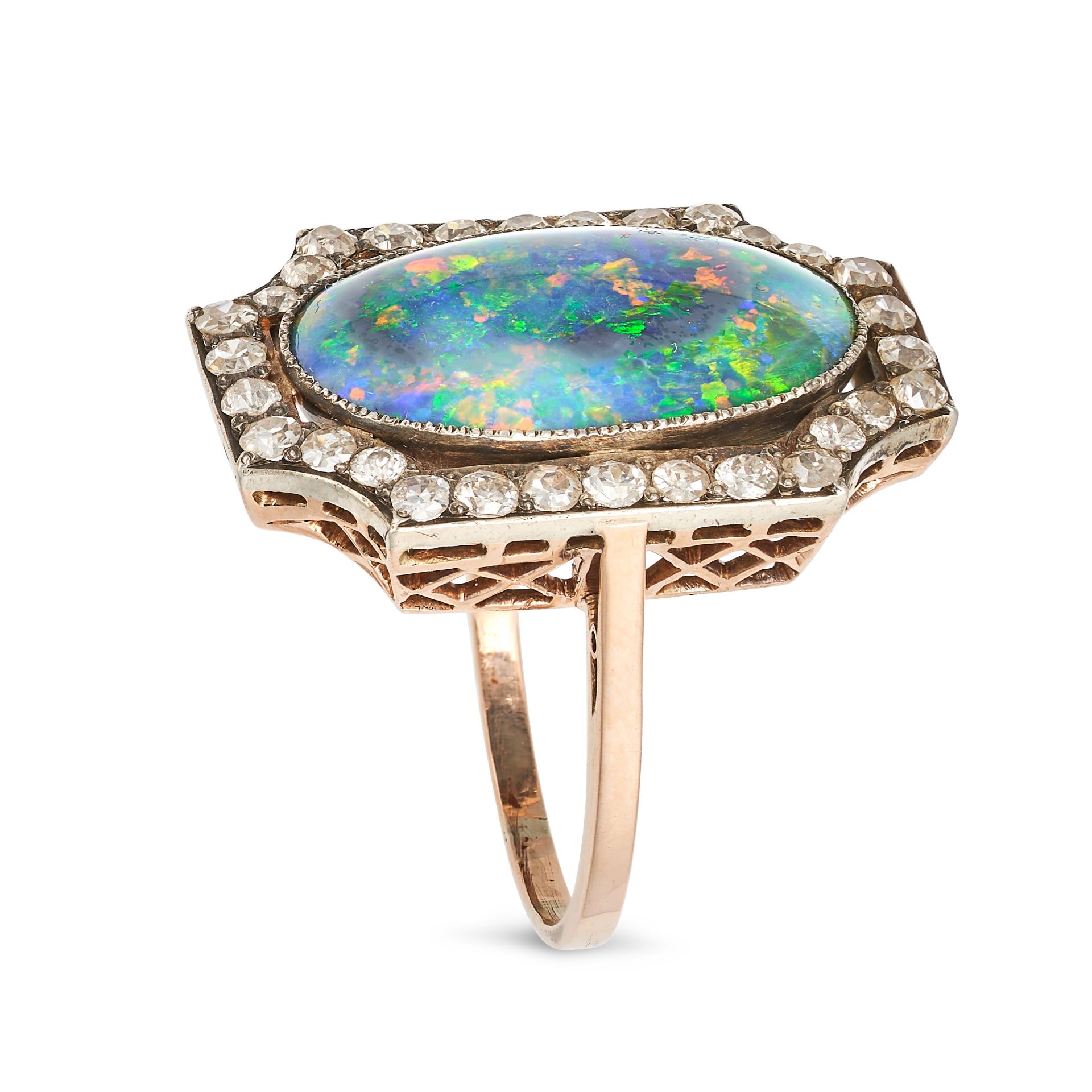 A FINE ANTIQUE BLACK OPAL AND DIAMOND RING in yellow gold, set with an oval cabochon opal of appr... - Bild 2 aus 2