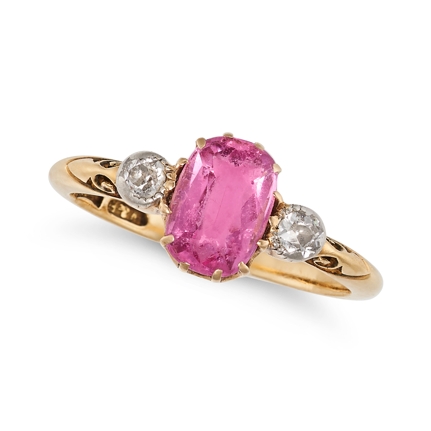 AN ANTIQUE PINK SAPPHIRE AND DIAMOND RING in 18ct yellow gold, set with a cushion cut pink sapphi...