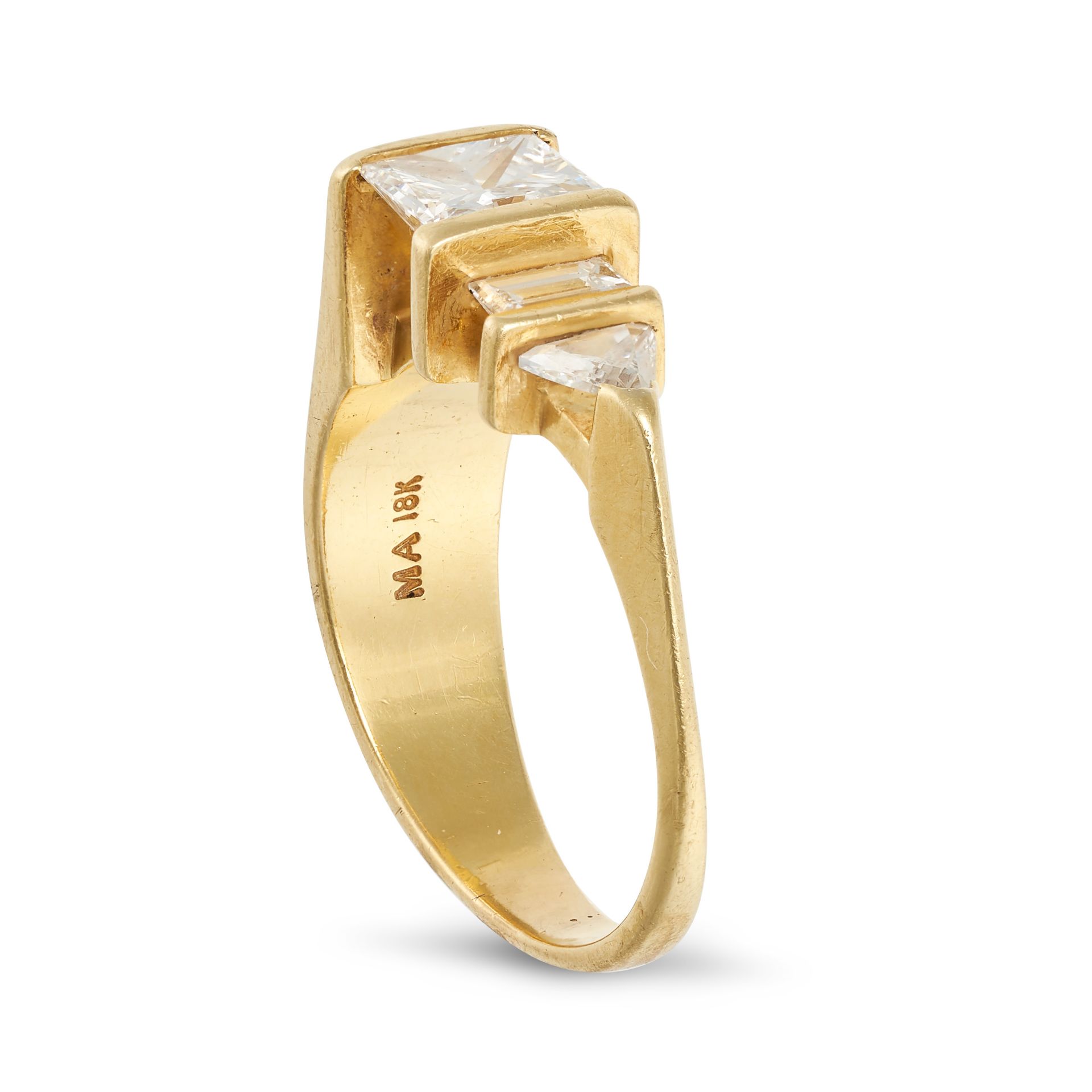 A DIAMOND RING in 18ct yellow gold, the tapering band set with a princess cut diamond of approxim... - Image 3 of 3