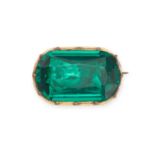 NO RESERVE - AN ANTIQUE GREEN PASTE BROOCH set with a cushion cut foiled green paste, no assay ma...