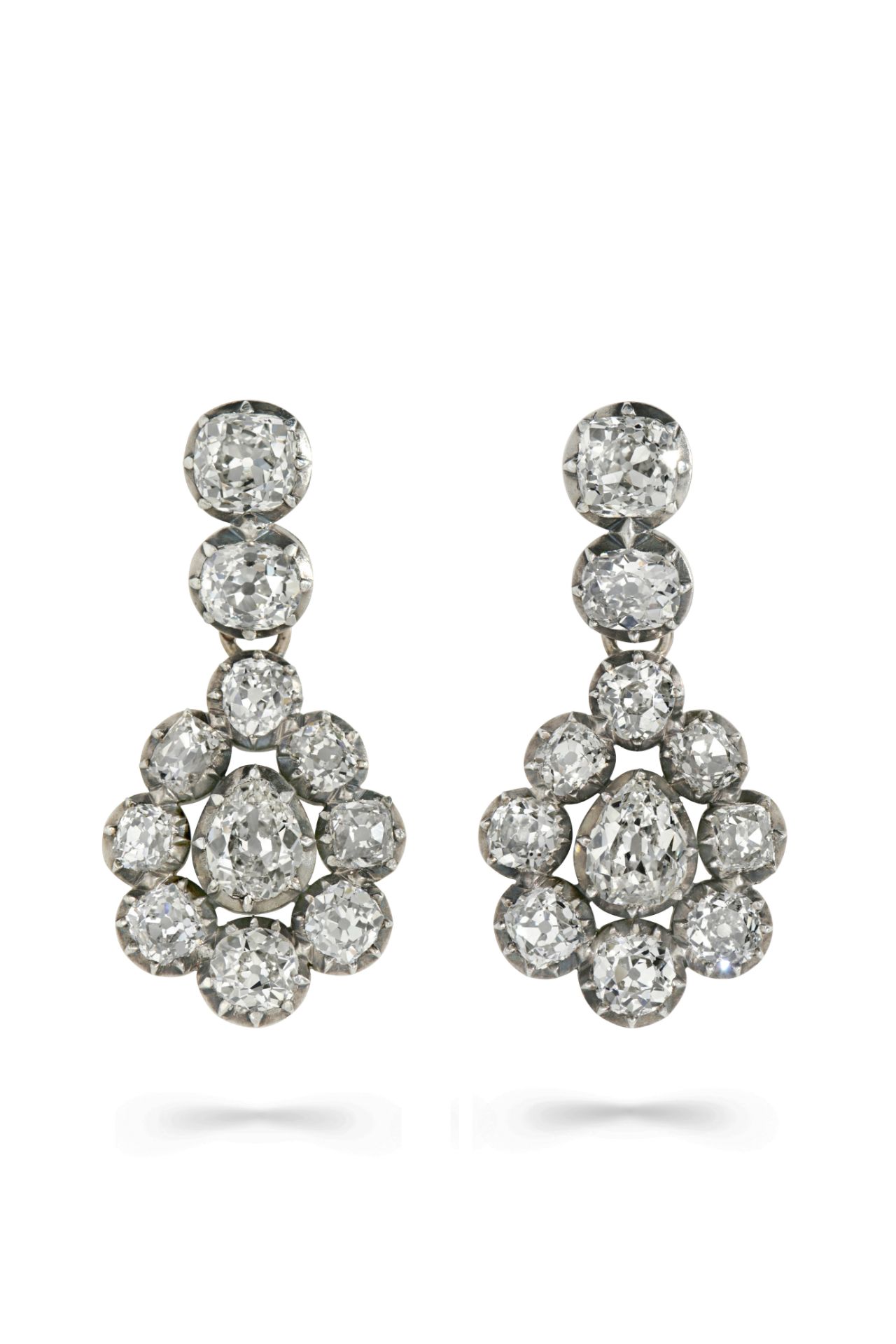 AN IMPORTANT PAIR OF FINE ANTIQUE DIAMOND DROP EARRINGS, 19TH CENTURY in yellow gold and silver, ... - Image 4 of 4