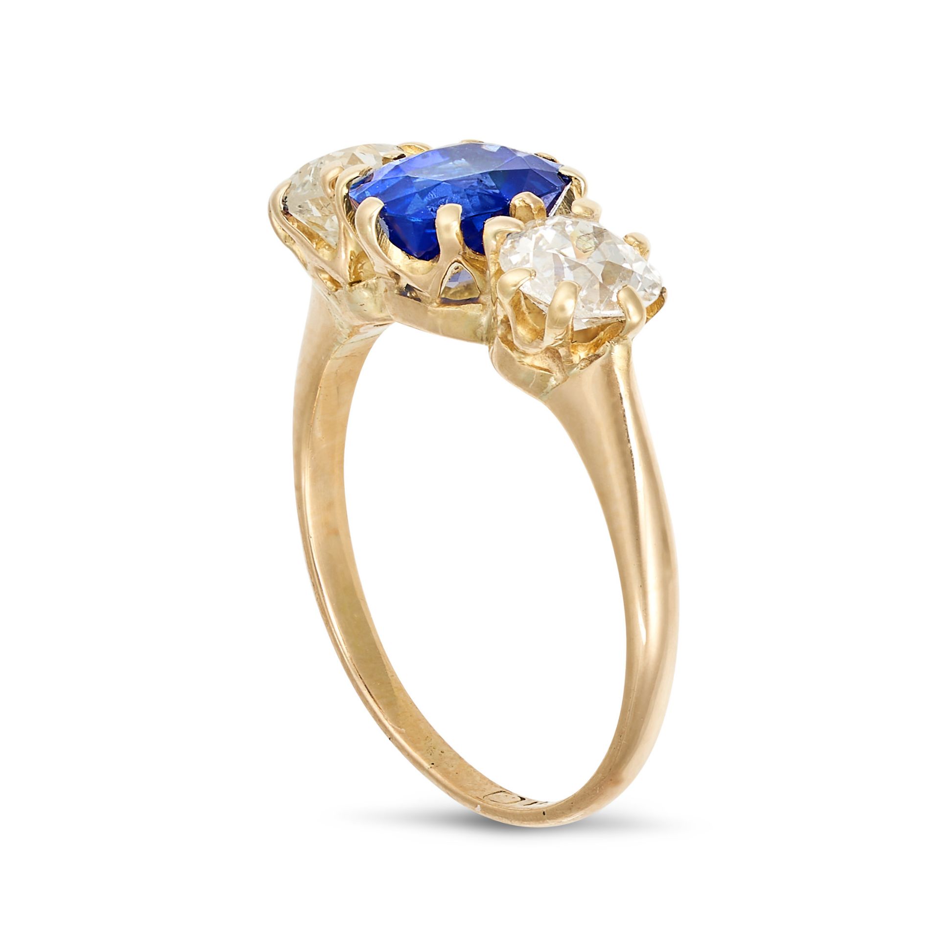 AN UNHEATED KASHMIR SAPPHIRE AND DIAMOND THREE STONE RING in yellow gold, set with a cushion cut ... - Image 2 of 2