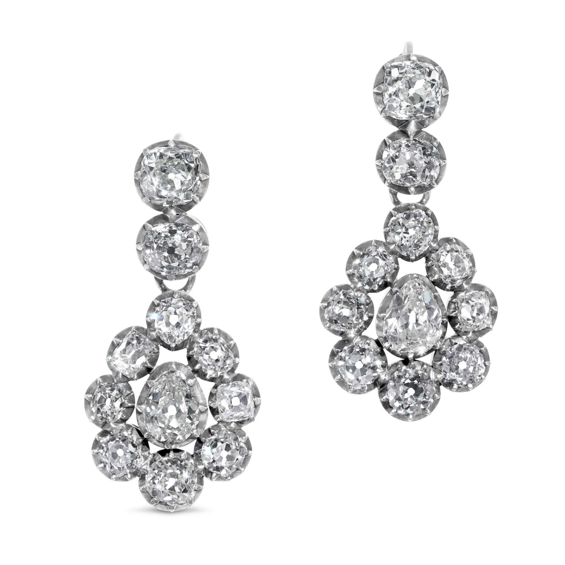 AN IMPORTANT PAIR OF FINE ANTIQUE DIAMOND DROP EARRINGS, 19TH CENTURY in yellow gold and silver, ... - Image 2 of 4