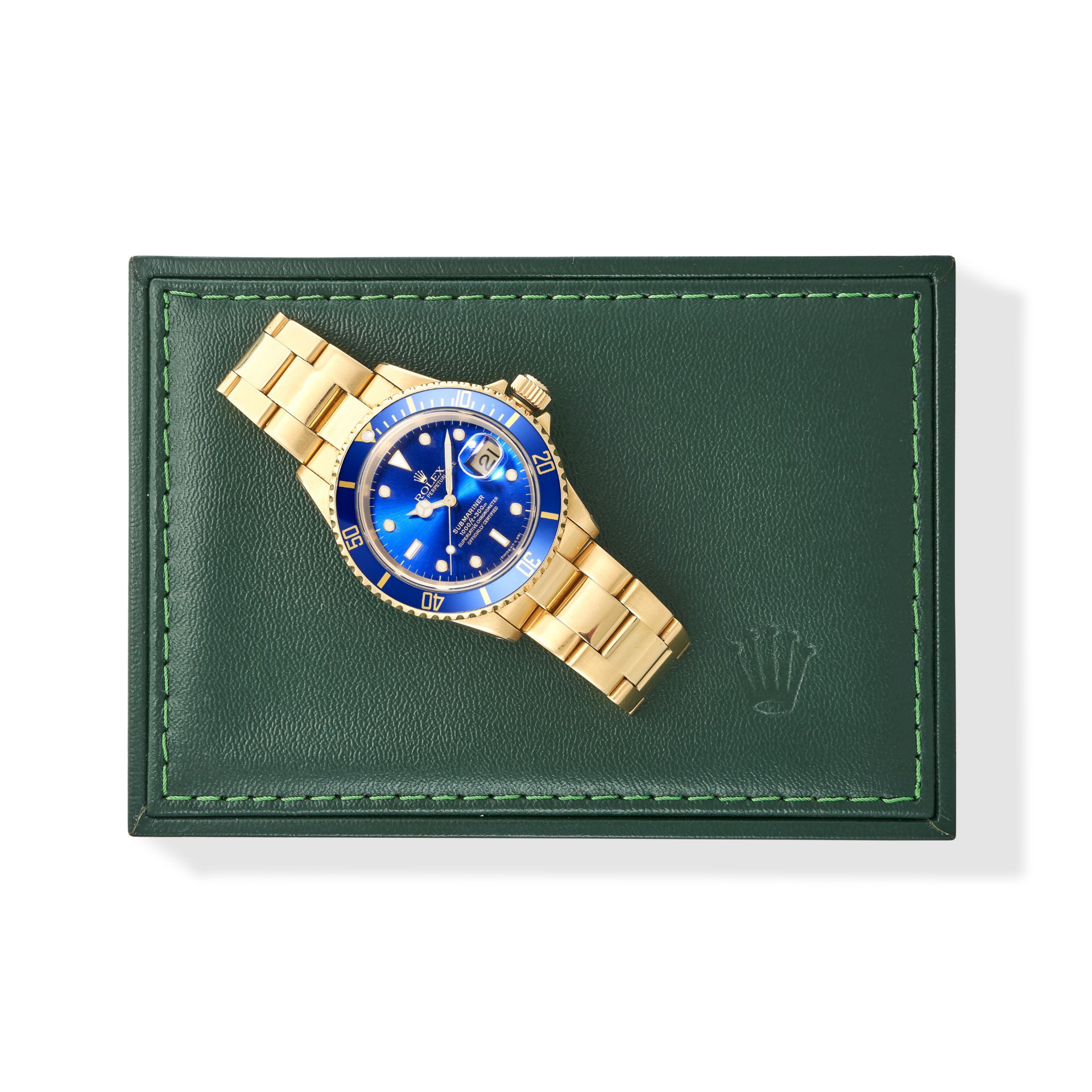 ROLEX, A VINTAGE SUBMARINER DATE in 18ct yellow gold, circa 1990 with blue sunburst dial, date wi... - Image 3 of 3