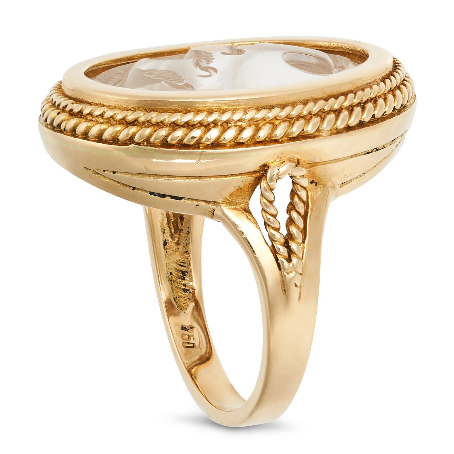 A VINTAGE ROCK CRYSTAL INTAGLIO RING in 18ct yellow gold, set with a carved rock crystal intaglio... - Image 2 of 2