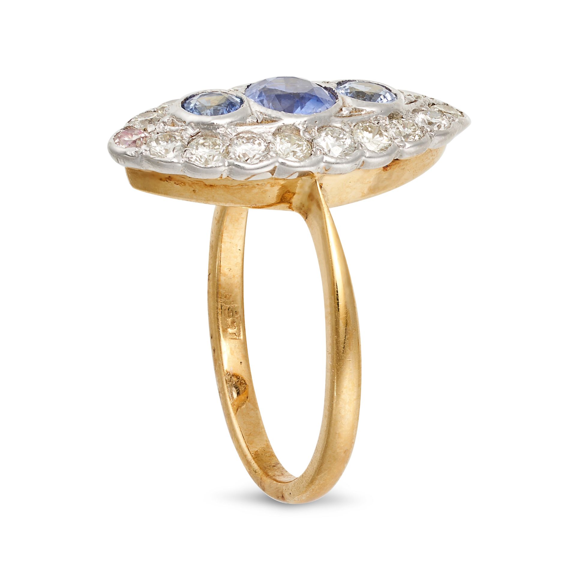 NO RESERVE - A SAPPHIRE AND DIAMOND NAVETTE RING in 18ct white and yellow gold, the navette shape... - Bild 2 aus 2