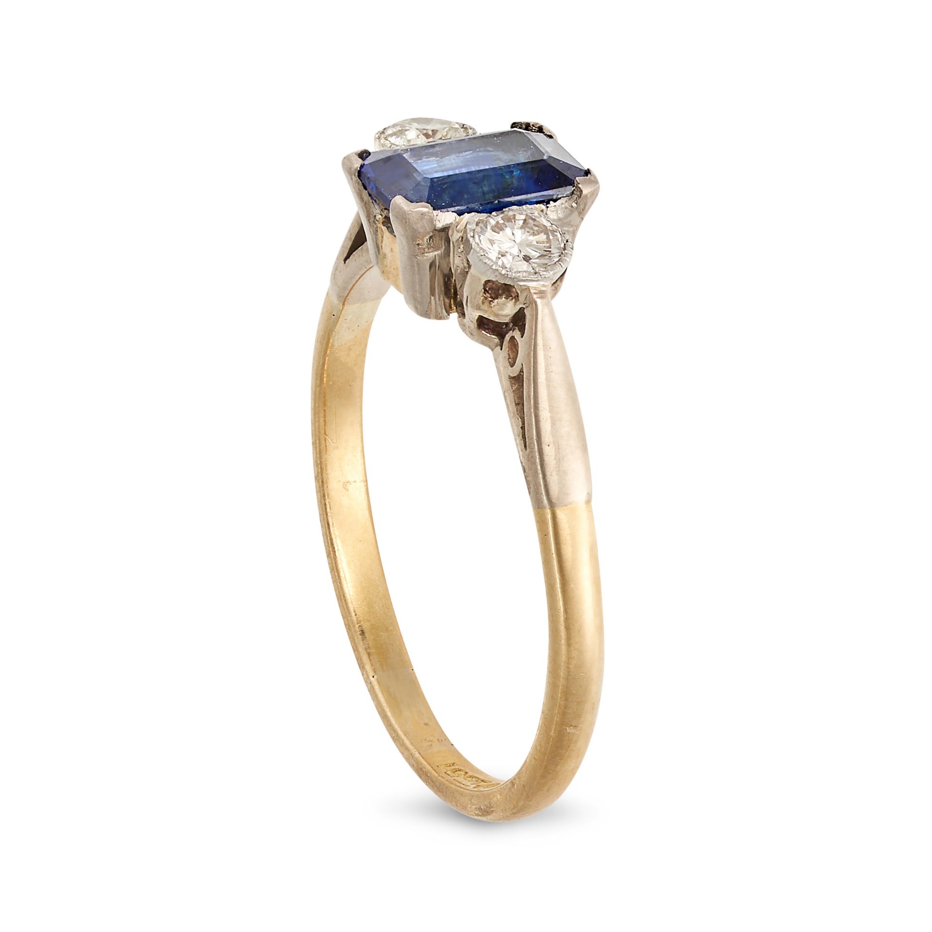 A SAPPHIRE AND DIAMOND THREE STONE RING in 18ct yellow gold and platinum, set with a rectangular ... - Image 2 of 2