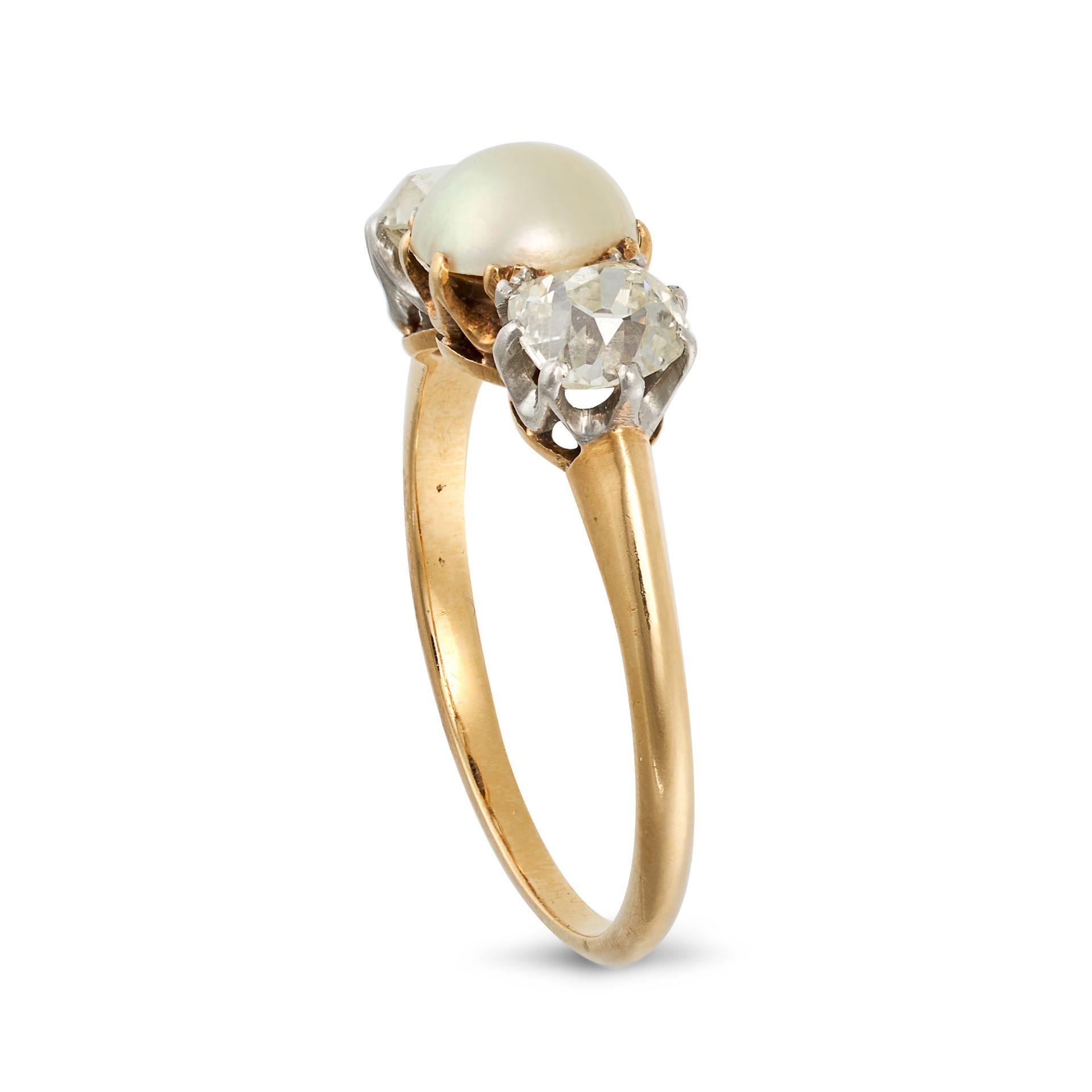 A VINTAGE PEARL AND DIAMOND THREE STONE RING in yellow gold, set with a pearl of 6.4mm between tw... - Image 2 of 2