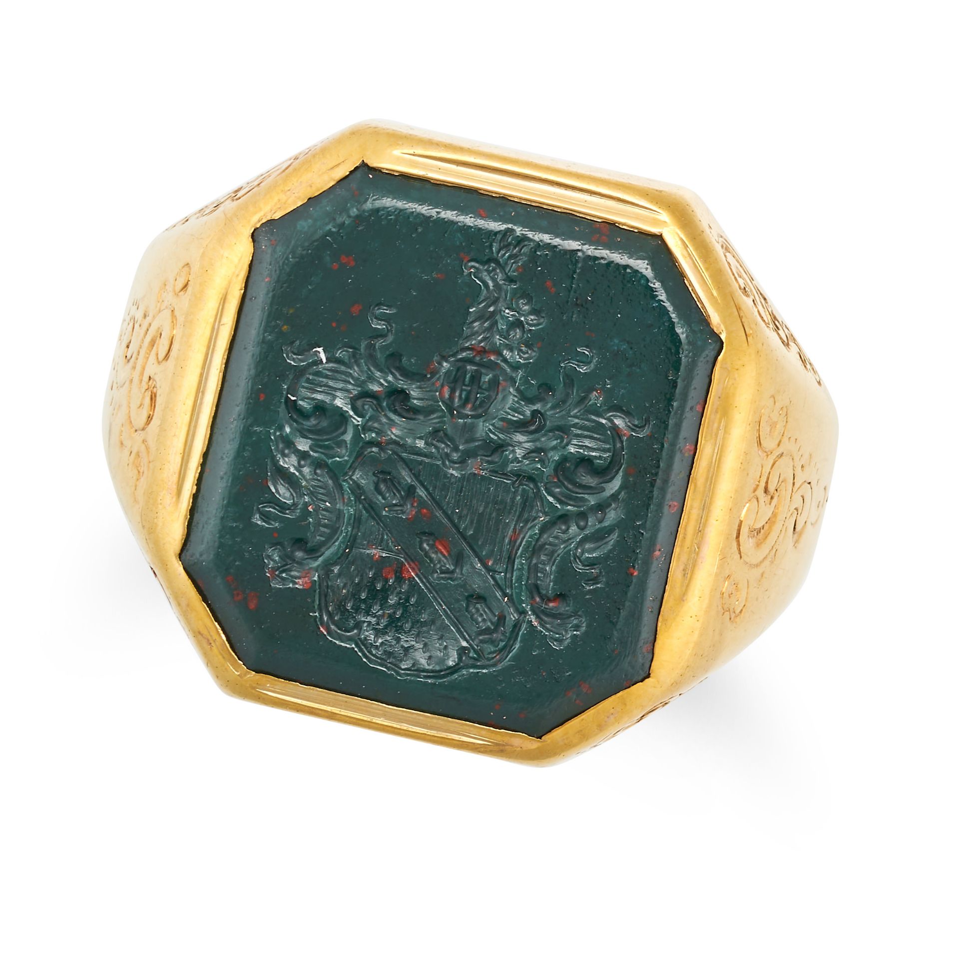 AN ANTIQUE BLOODSTONE INTAGLIO RING in yellow gold, set with an octagonal bloodstone intaglio eng...