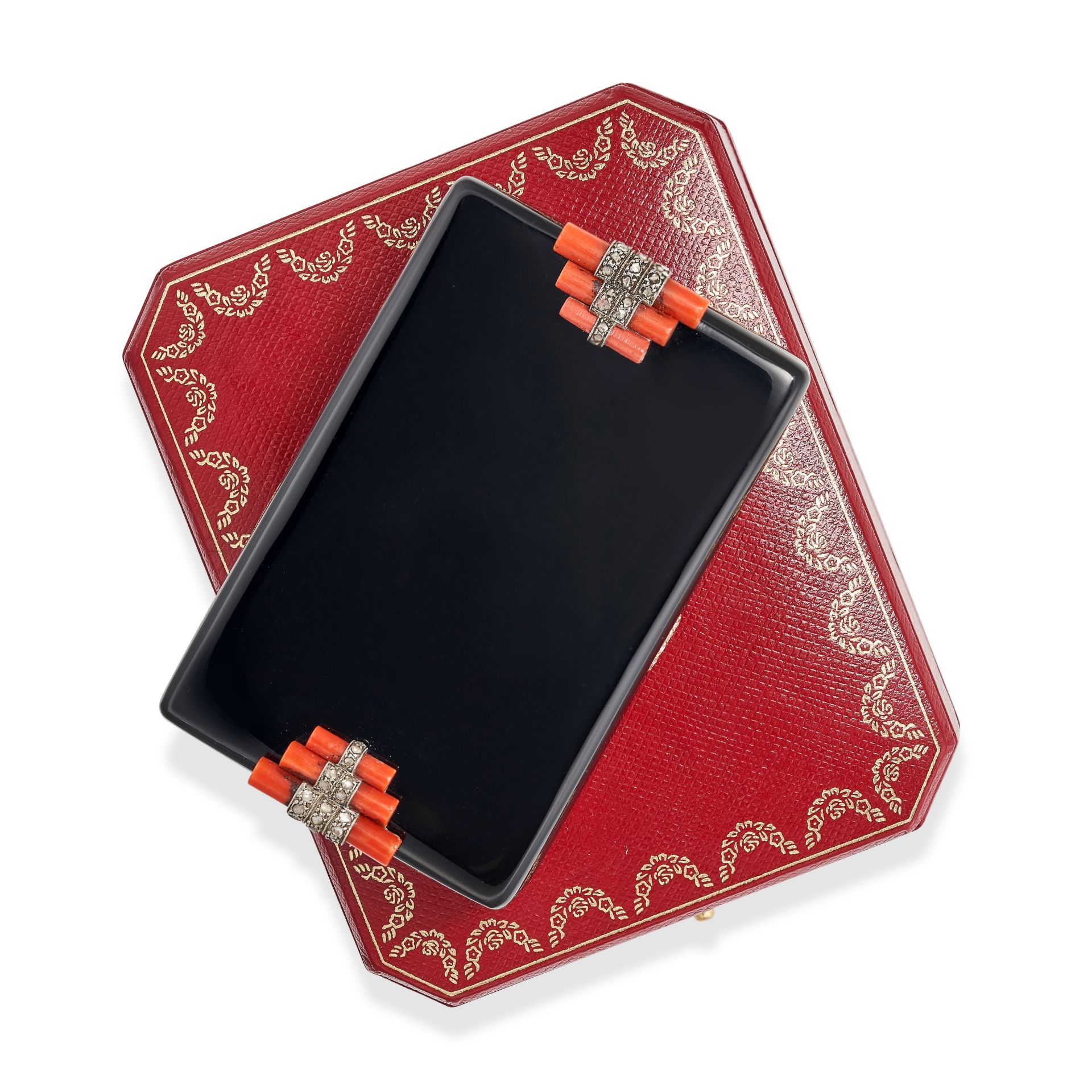 CARTIER, AN ART DECO BLACK ENAMEL, CORAL AND DIAMOND BOX in silver gilt, the box decorated throug... - Bild 3 aus 3