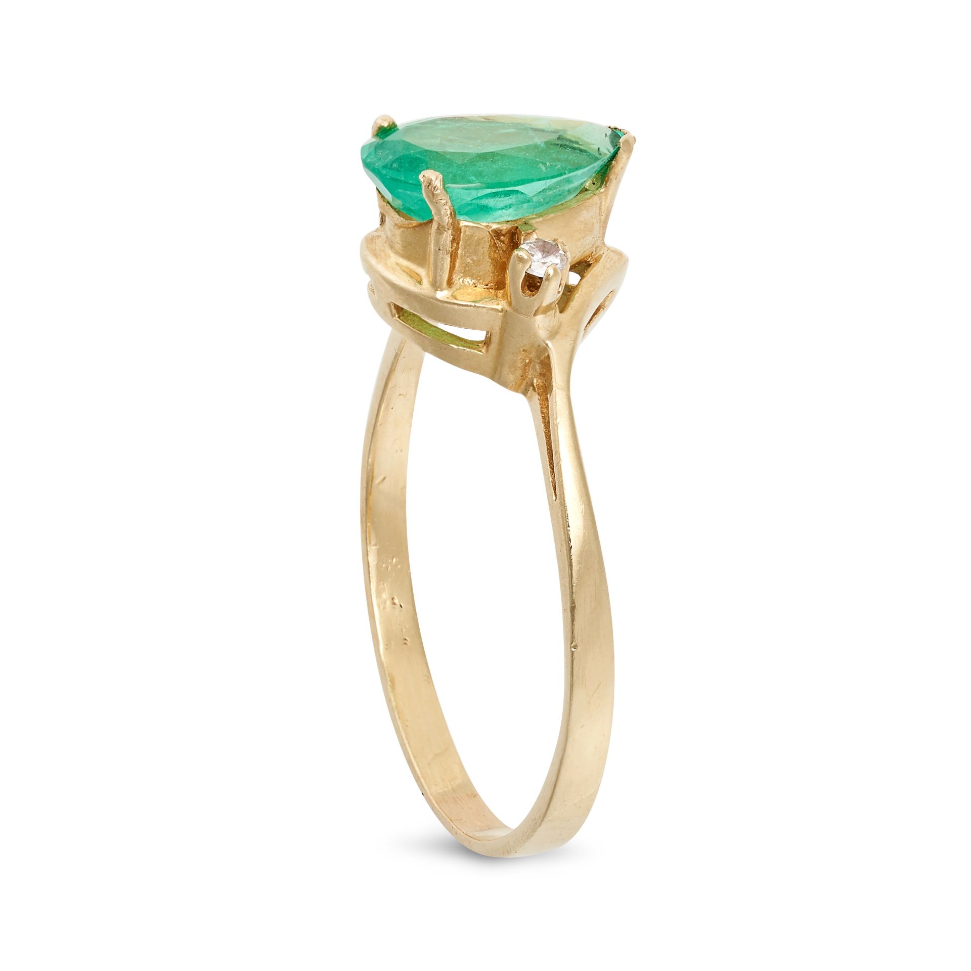 AN EMERALD AND DIAMOND RING in 14ct yellow gold, set with a pear cut emerald of approximately 1.2... - Image 2 of 2