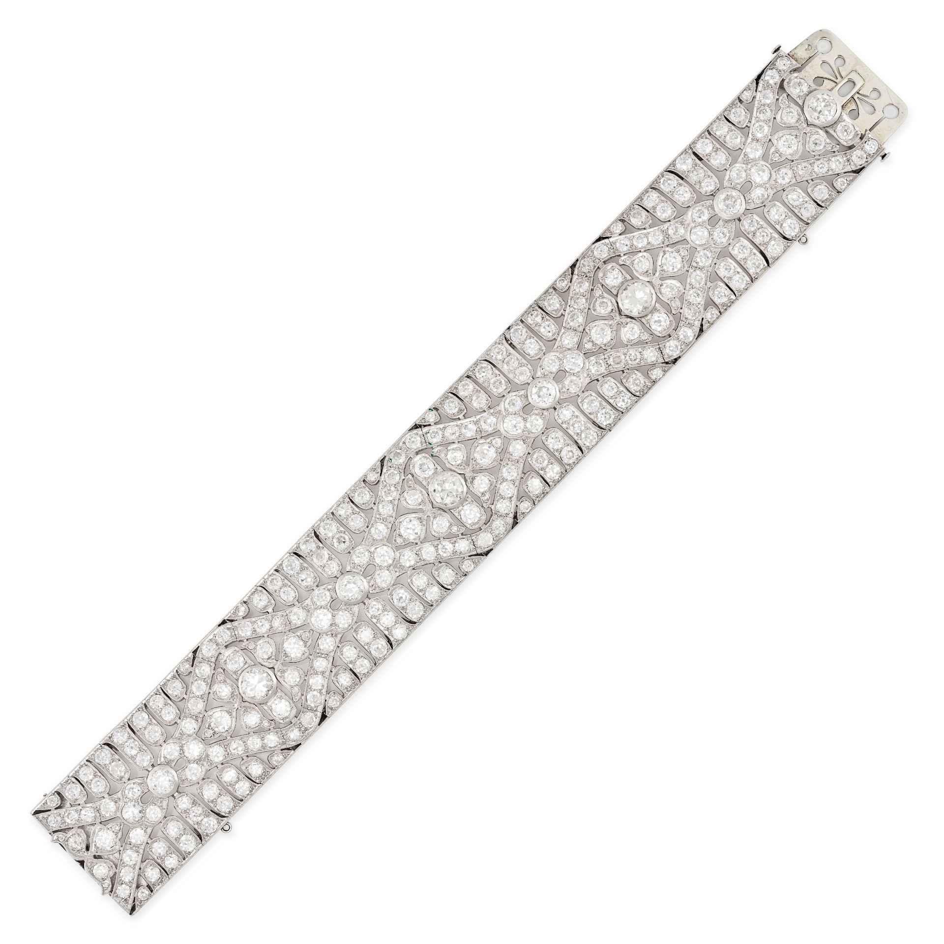 A FINE FRENCH ART DECO DIAMOND BRACELET in 18ct white gold, the openwork bracelet set with four p... - Image 2 of 2