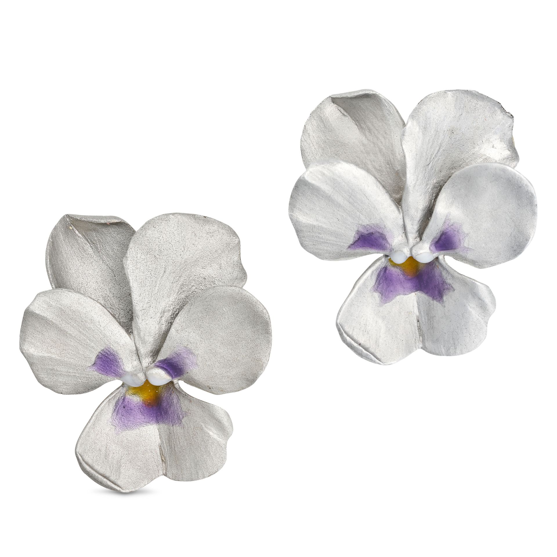 JAR, A PAIR OF ALUMINUM AND ENAMEL PANSY CLIP EARRINGS in aluminum and 18ct yellow gold, each des...