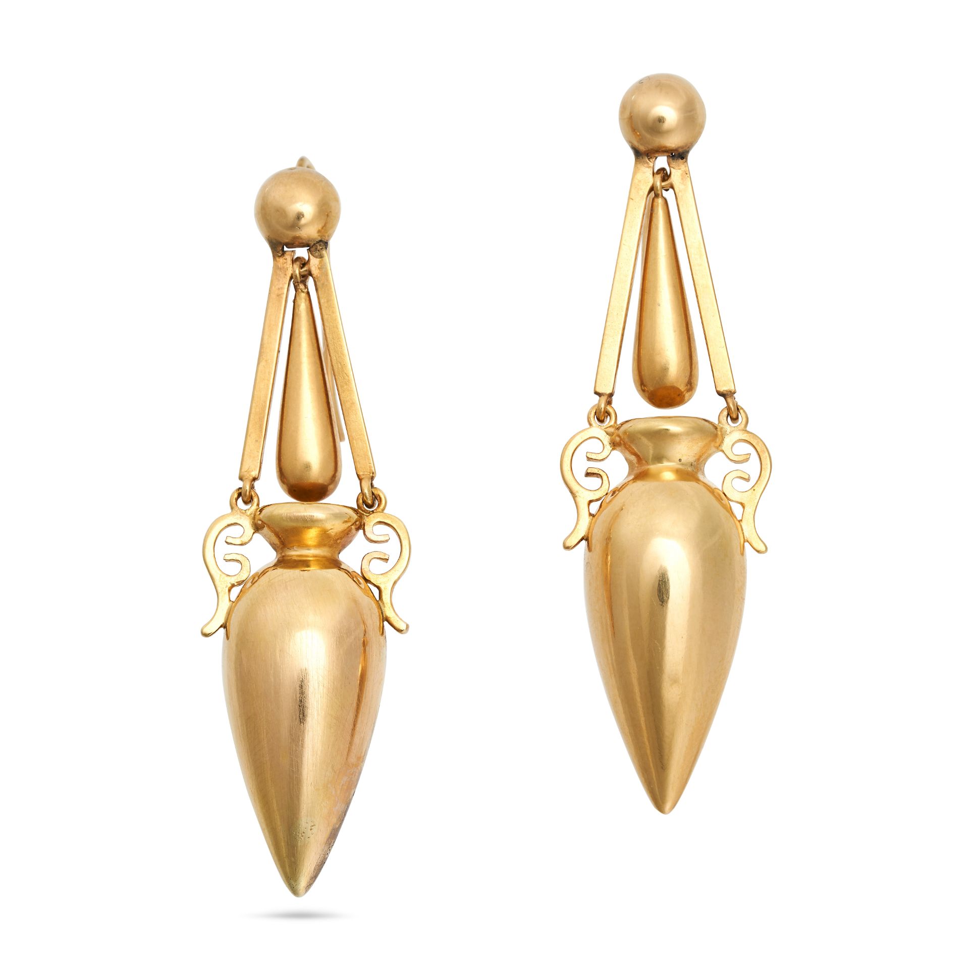 A PAIR OF ANTIQUE VICTORIAN GOLD DROP EARRINGS in 18ct yellow gold, the tapering articulated bodi...