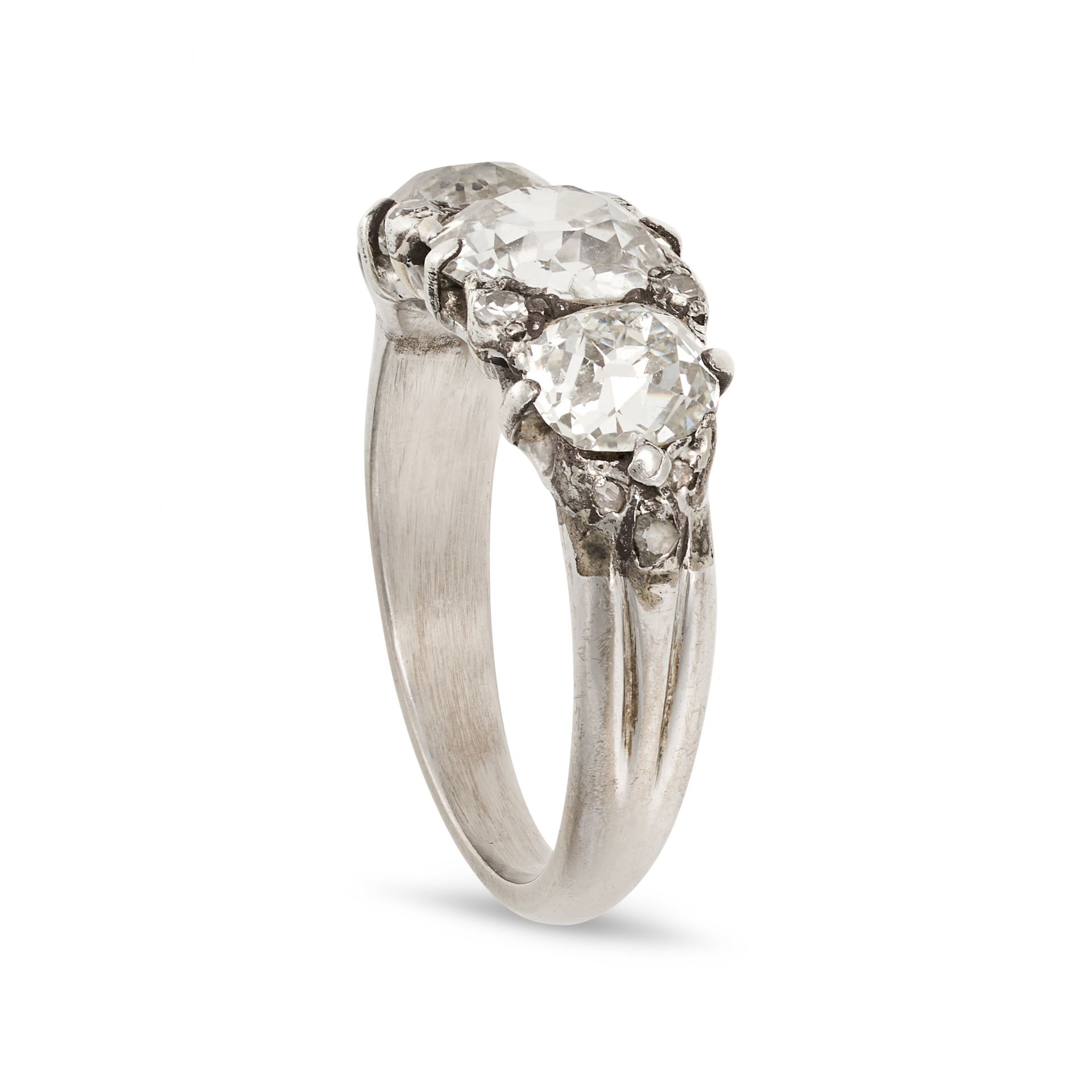 AN ANTIQUE DIAMOND THREE STONE RING in 18ct white gold, set with three old cut diamonds accented ... - Image 2 of 2