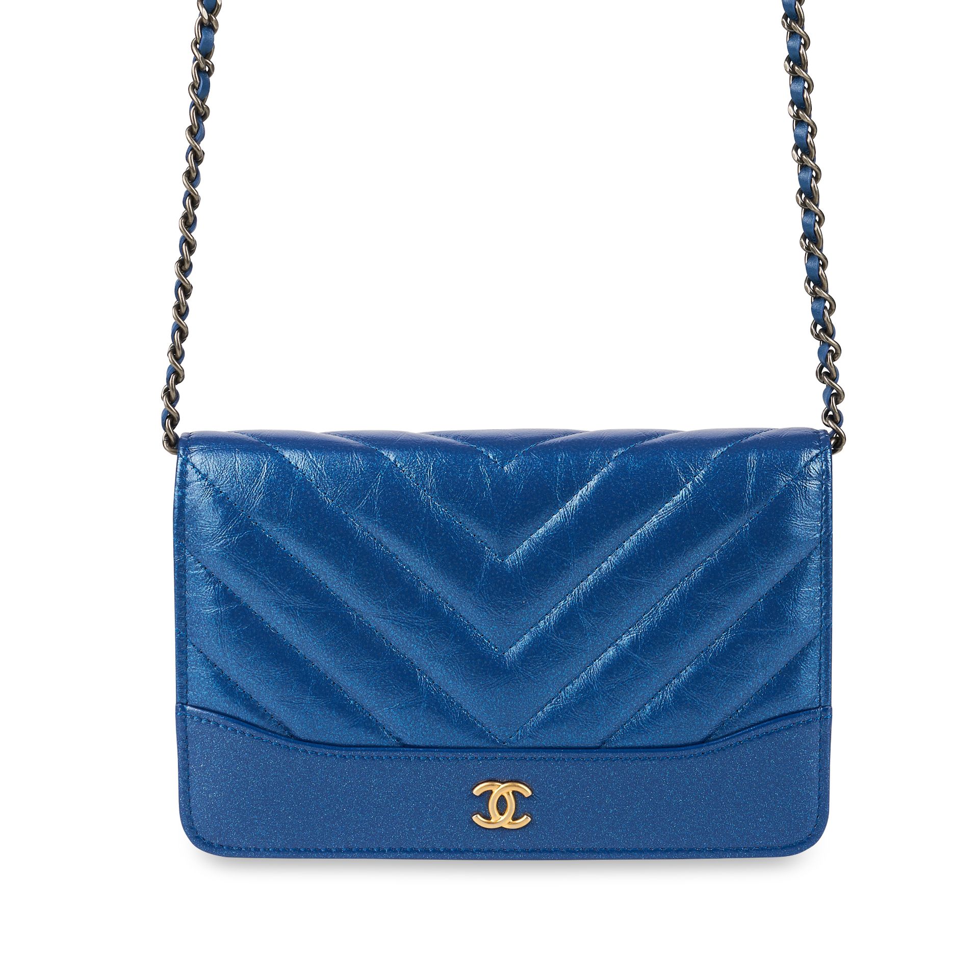 CHANEL IRIDESCENT BLUE WALLET ON CHAIN BAG Condition grade A+, as new. Produced in 2019. 19cm l...