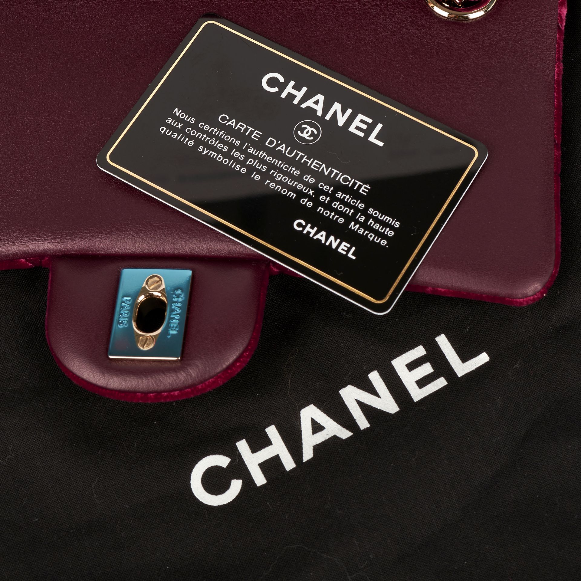 CHANEL BURGUNDY VELVET MINI RECTANGLE BAG Condition grade B. Produced between 2015-2016. 20cm l... - Bild 5 aus 7