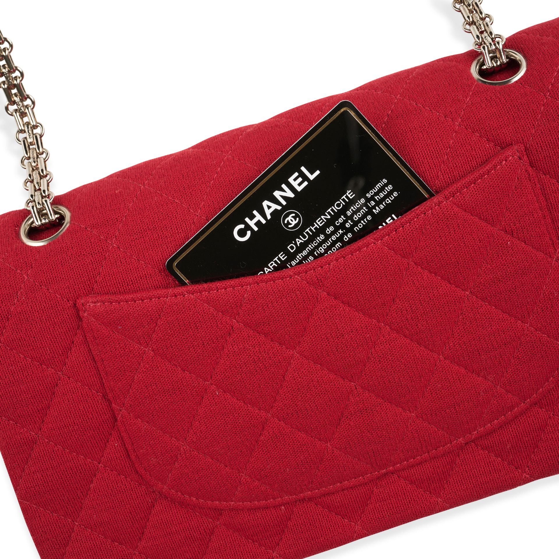 CHANEL RED FABRIC MEDIUM CLASSIC FLAP BAG Condition grade A-. Produced in 2005. 25cm long, 16cm... - Image 5 of 6