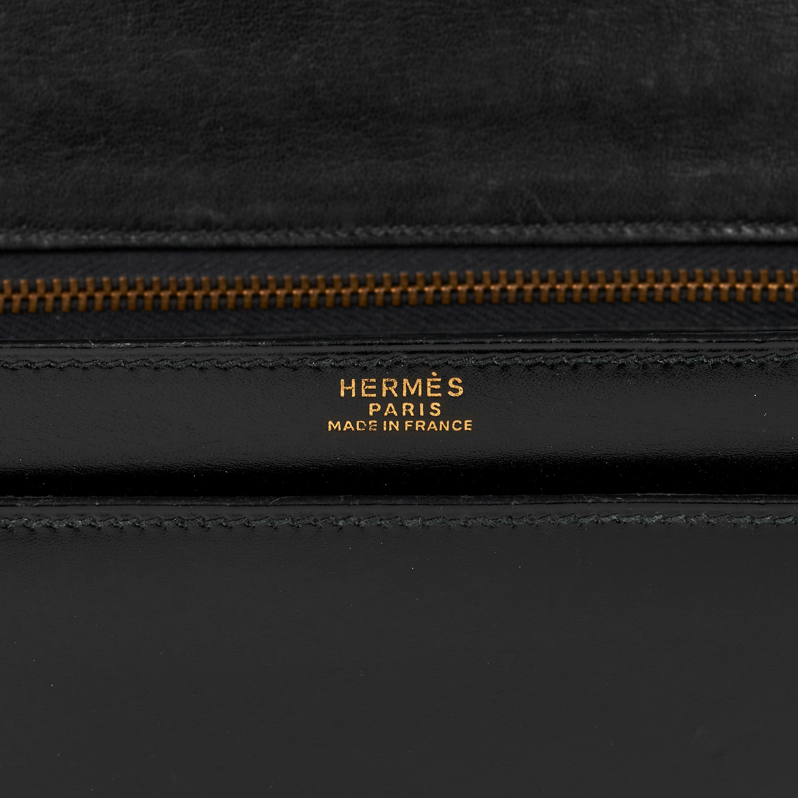 HERMES VINTAGE BLACK BOX LEATHER ANNIE CLUTCH BAG Condition grade B-.  24cm long, 15cm high. Sh... - Image 4 of 5