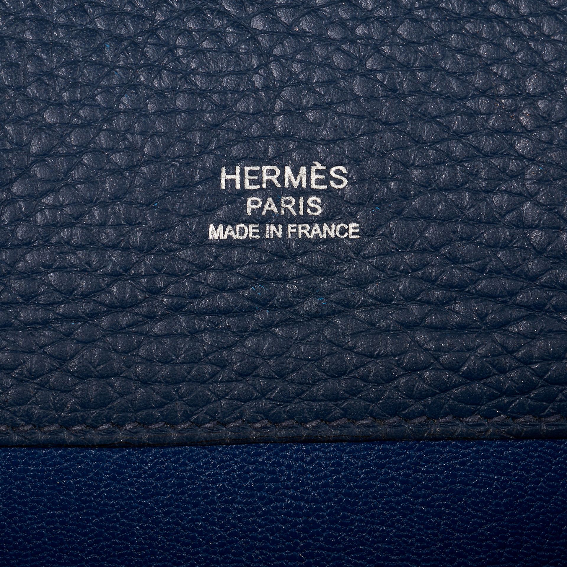 HERMES SO KELLY 22 SHOULDER BAG Condition grade B-. Produced in 2013. 30cm long, 30cm high. Adj... - Image 5 of 10