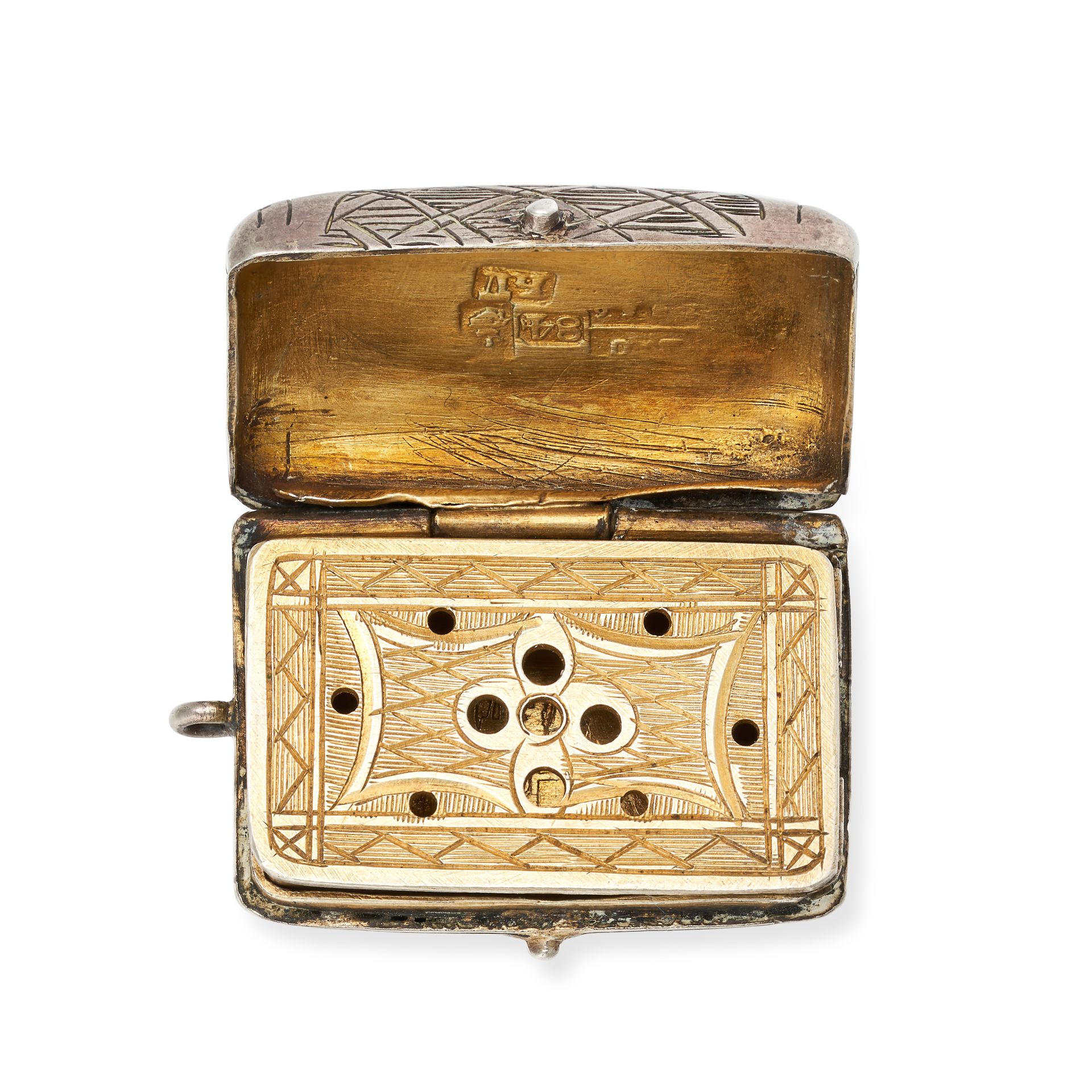 NO RESERVE - A RUSSIAN ANTIQUE SILVER VINAIGRETTE in silver gilt, the rounded rectangular body wi... - Image 2 of 2