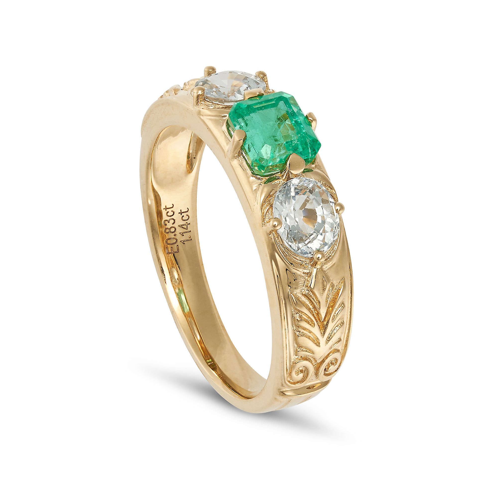 AN EMERALD AND SAPPHIRE THREE STONE RING in 18ct yellow gold, set with an octagonal step cut emer... - Bild 2 aus 2