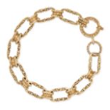 AN ANTIQUE GOLD BRACELET in 9ct yellow gold, designed as a series of openwork stylised links with...