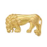 VAN CLEEF & ARPELS, A VINTAGE GOLD LION BROOCH in 18ct yellow gold, designed as a stylised lion, ...