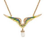 AN ANTIQUE ENAMEL, PEARL AND DIAMOND WING NECKLACE, EARLY 20TH CENTURY in yellow gold, the pendan...