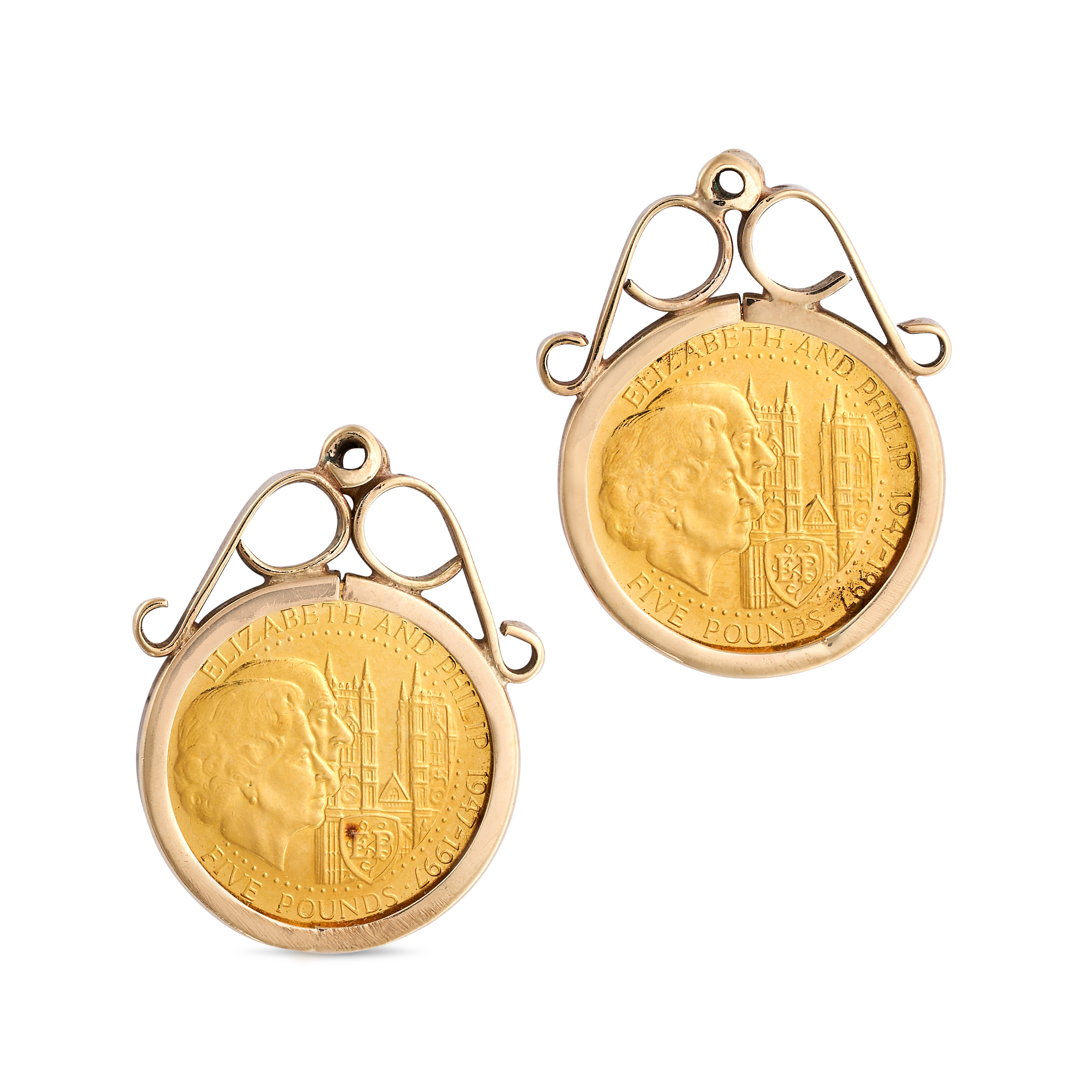 A PAIR OF QUEEN ELIZABETH II BAILIWICK OF GUERNSEY COMMEMORATIVE COIN PENDANTS in yellow gold, ea... - Image 2 of 2