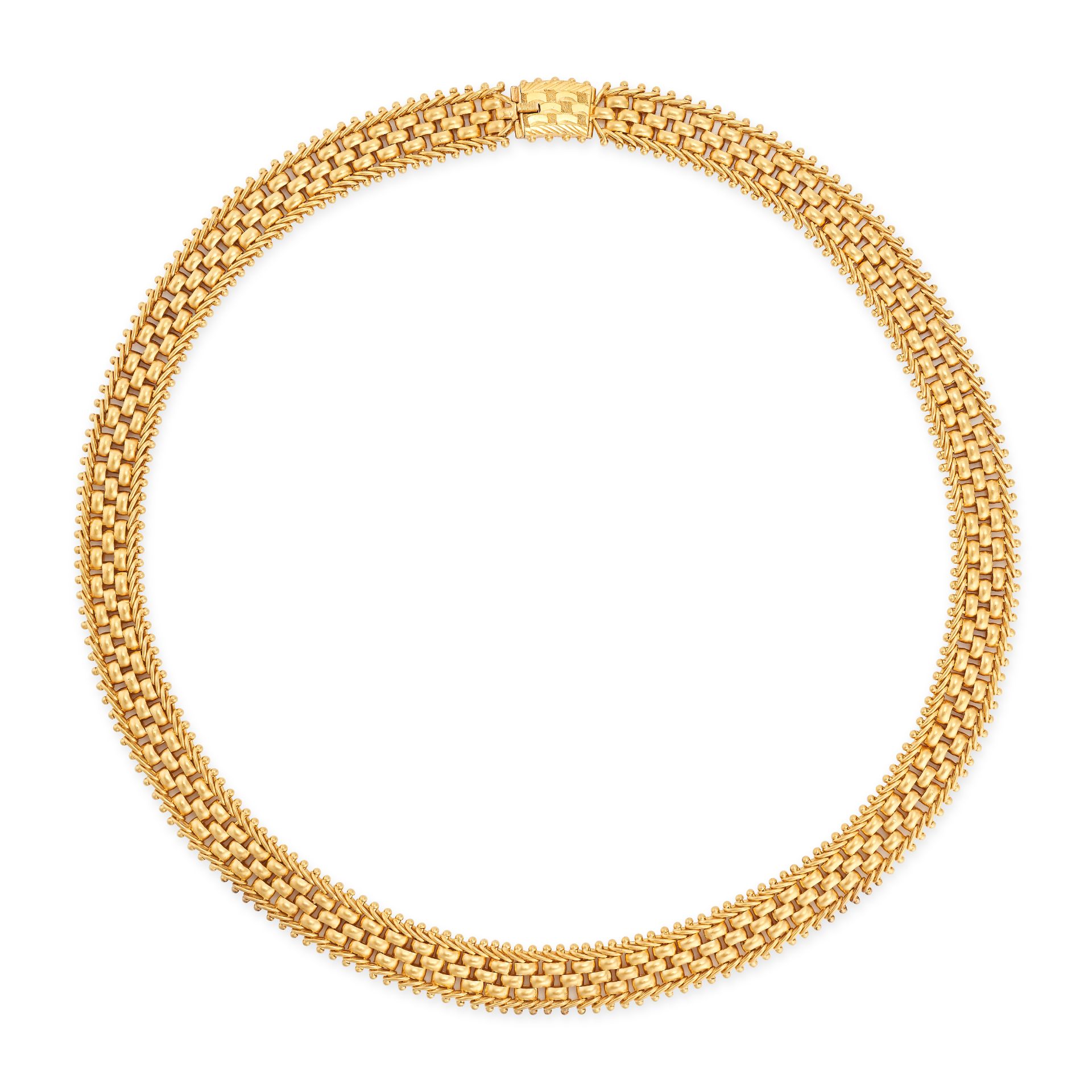 A GOLD CHAIN NECKLACE in yellow gold, comprising a row of brick links, no assay marks, 46.0cm, 46...