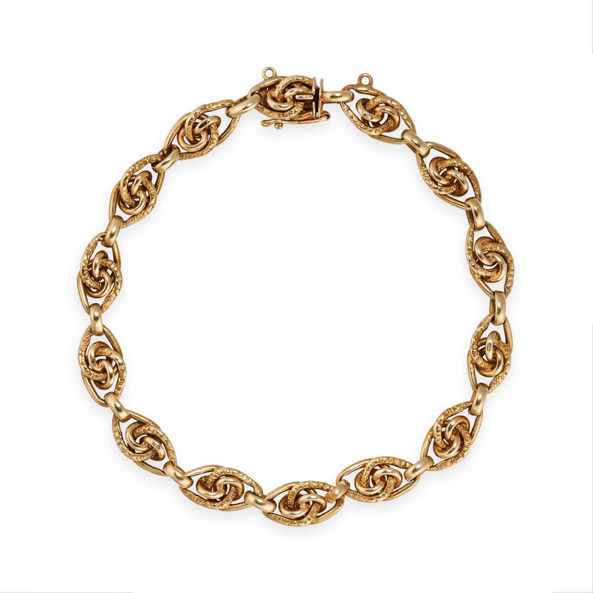 A GOLD BRACELET in 14ct yellow gold, comprising a row of textured fancy links, stamped 585, 18.5c...
