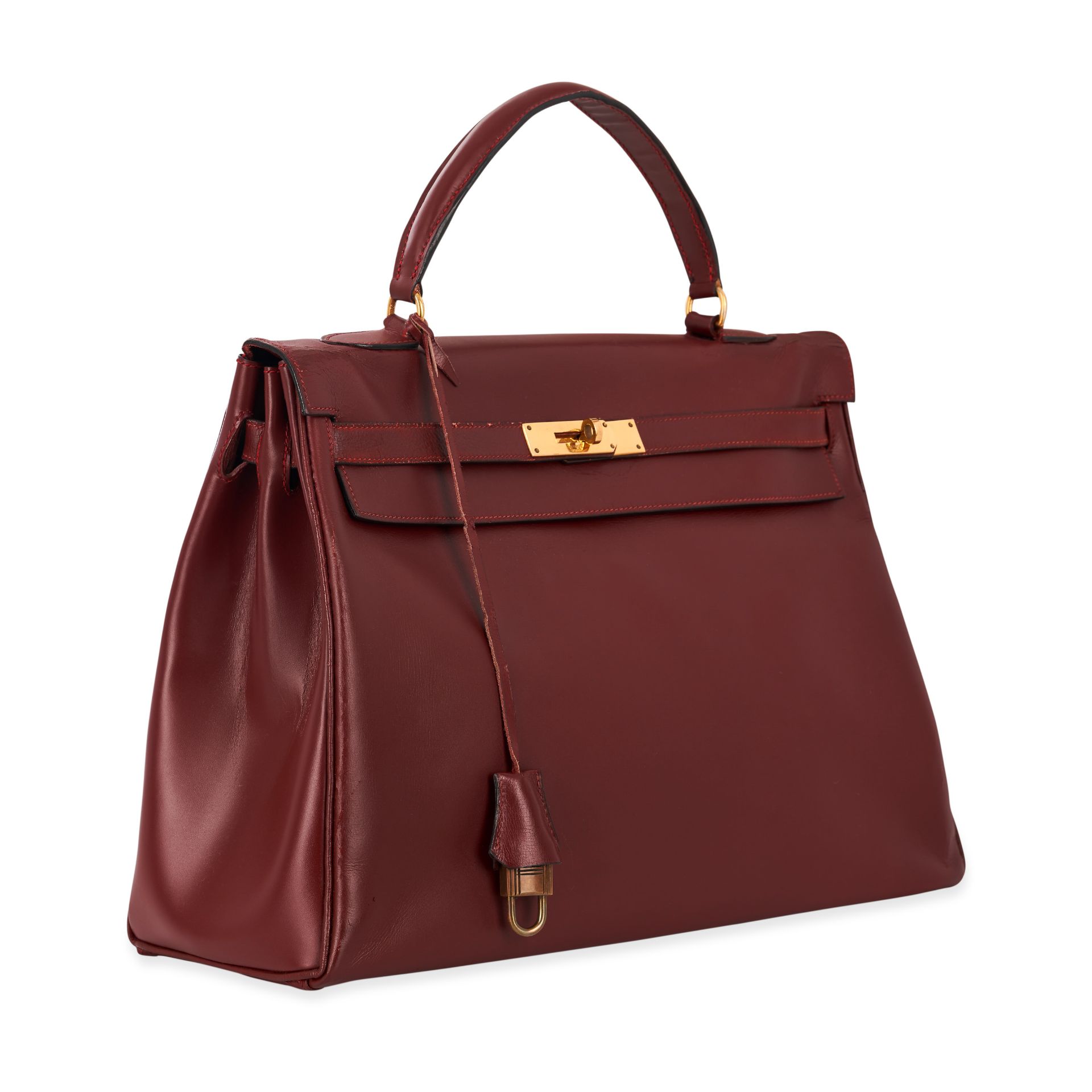 HERMÈS VINTAGE BURGUNDY KELLY 35 BAG Condition grade C.  35cm long, 25cm high. Top handle drop ... - Image 3 of 7