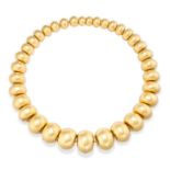 A SUPERB ANTIQUE CHINESE GOLD BEAD NECKLACE in 22ct yellow gold, comprising a row of graduated go...
