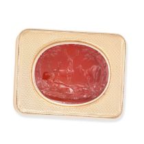 A RARE ANTIQUE GEORGE III CARNELIAN INTAGLIO SNUFFBOX, LONDON 1815 in 18ct yellow gold, the lid s...