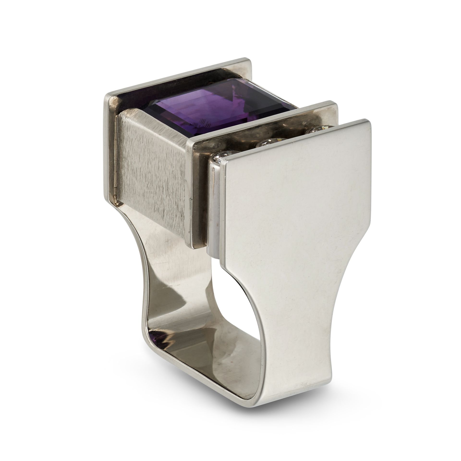 A MODERNIST AMETHYST AND DIAMOND DRESS RING in 18ct white gold, the modernist ring set with an oc... - Image 2 of 2