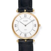 VAN CLEEF & ARPELS - A VAN CLEEF & ARPELS VENDOME WRISTWATCH in 18ct yellow gold, 1801, 990XX, th...