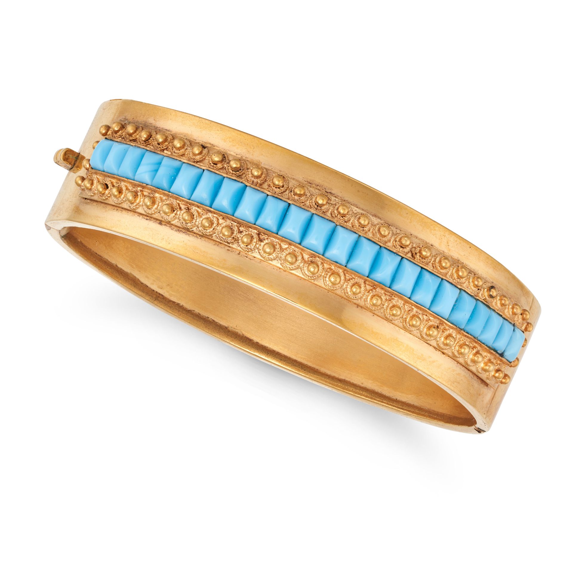 AN ANTIQUE TURQUOISE BANGLE in yellow gold, the hinged bangle set with a row of cabochon turquois...