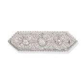 AN ANTIQUE ART DECO DIAMOND BROOCH in platinum, the openwork pierced brooch set throughout with o...