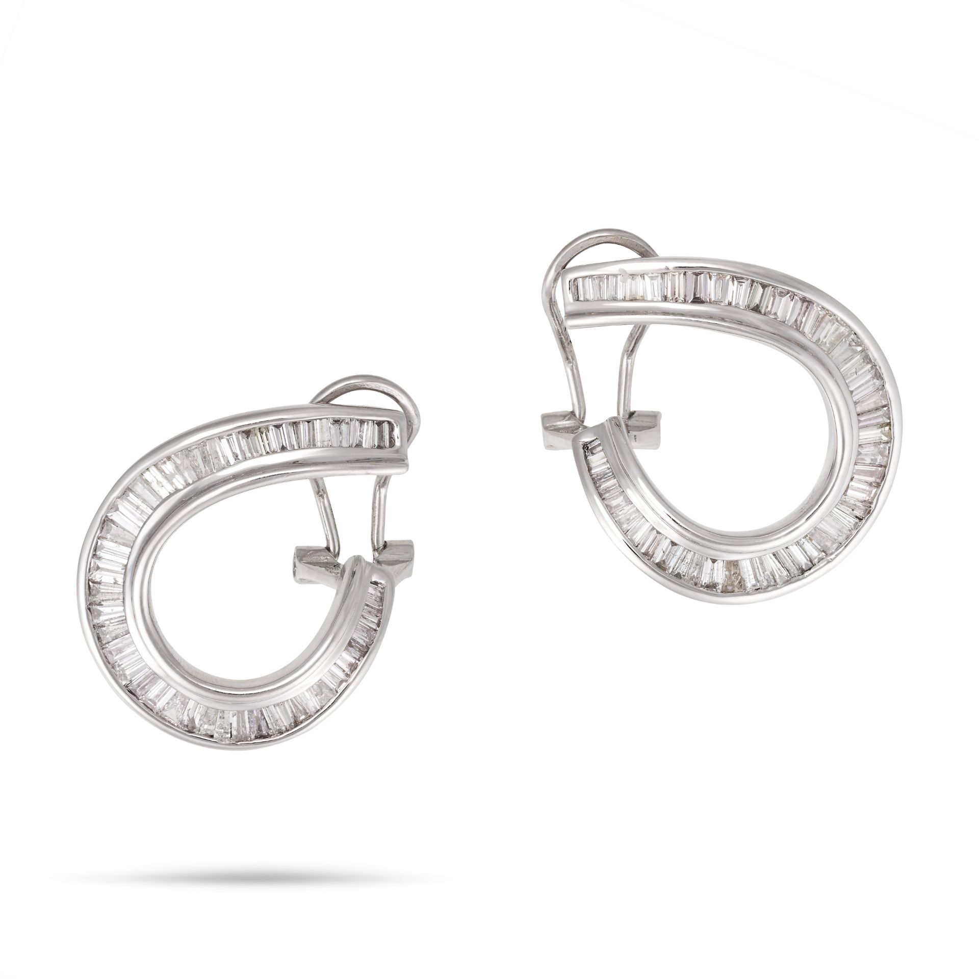 NO RESERVE - A PAIR OF DIAMOND EARRINGS in 15ct white gold, each designed as a stylised hoop set ... - Image 2 of 2