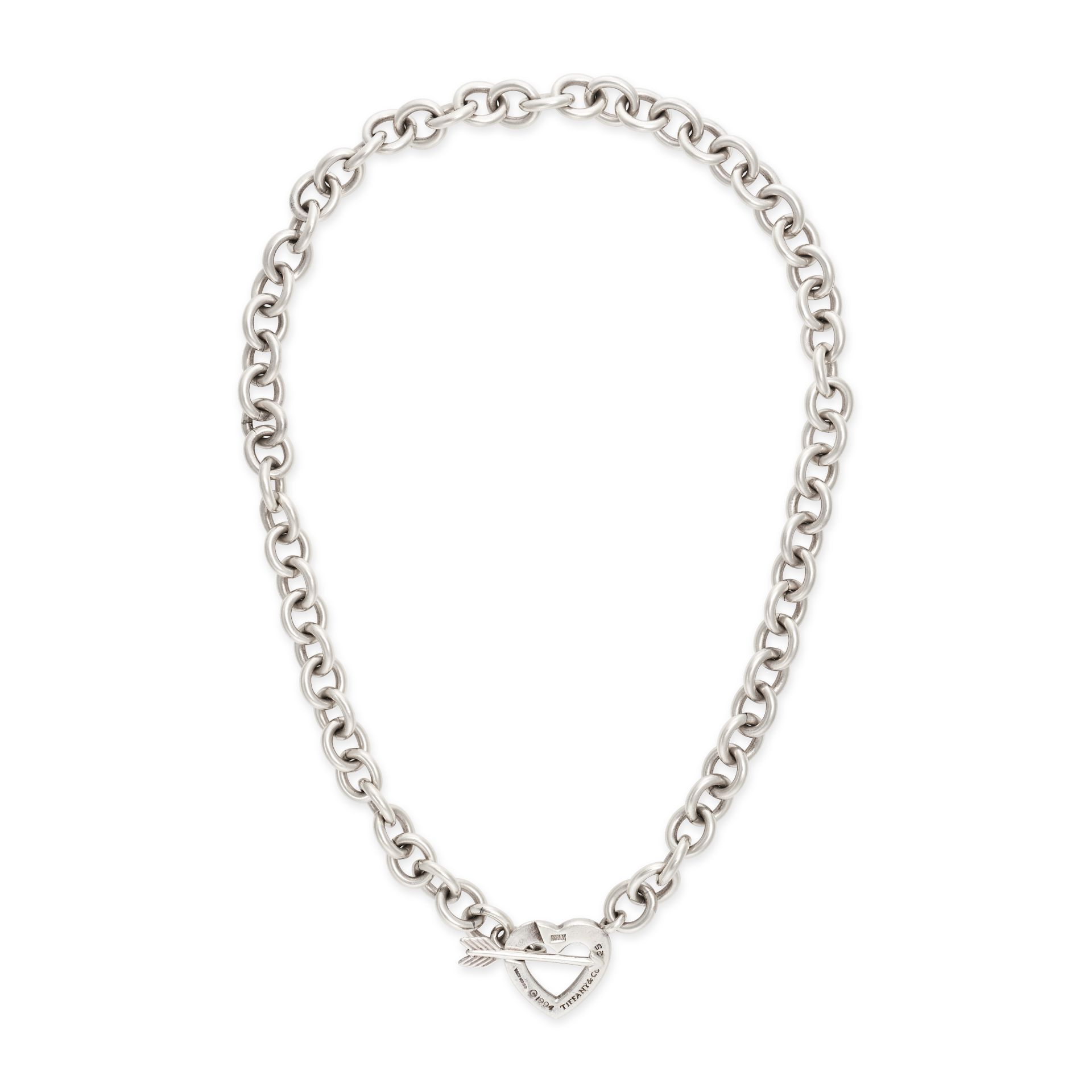 TIFFANY & CO., A SILVER HEART AND ARROW NECKLACE in silver, comprising a trace chain, the clasp d... - Bild 2 aus 2